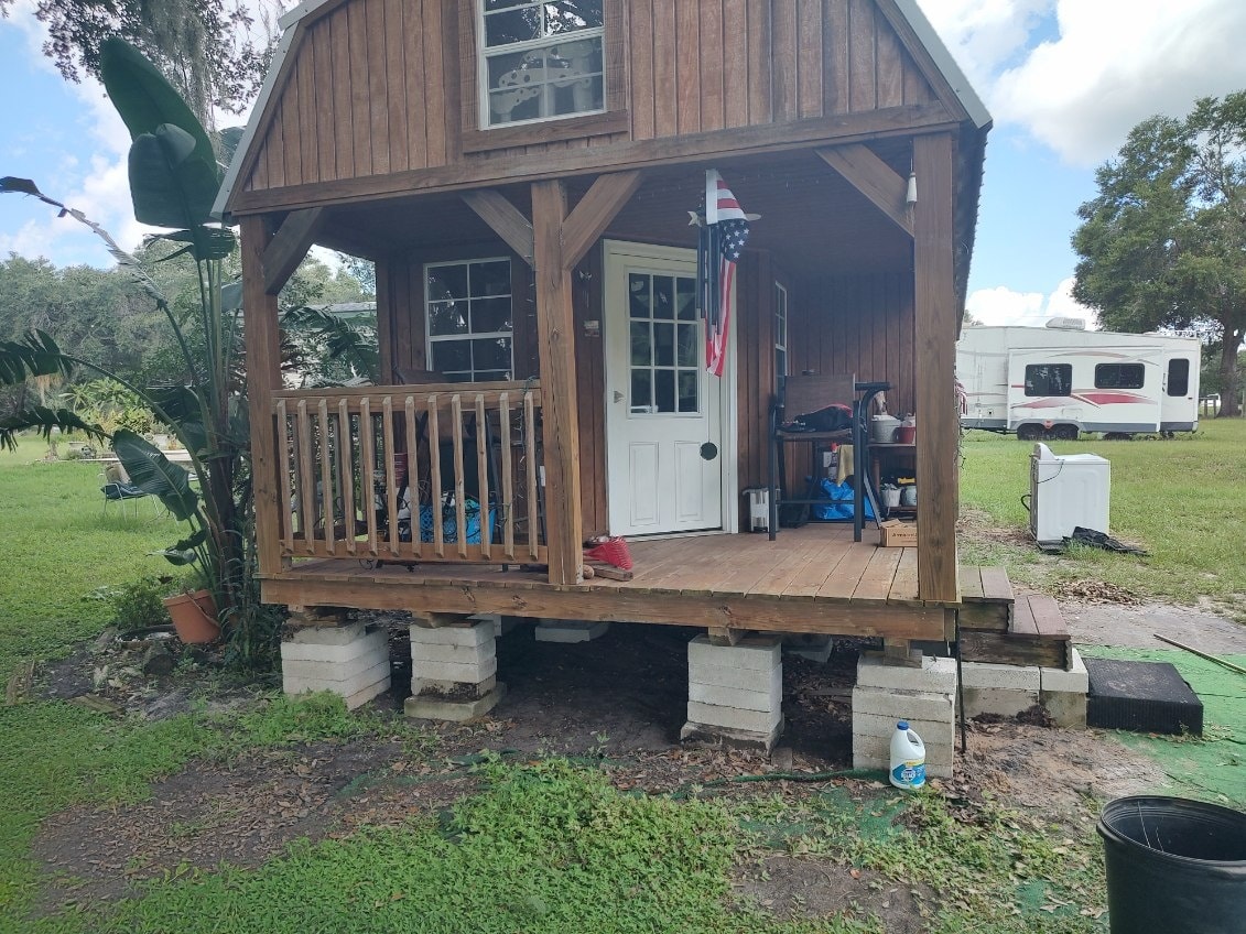 Careful shed moving setup in Ocala